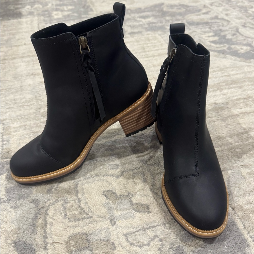 TOMS Marina Ankle Boots (Size 7)